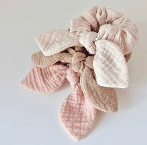KNOTTED MUSLIN SCRUNCHIES